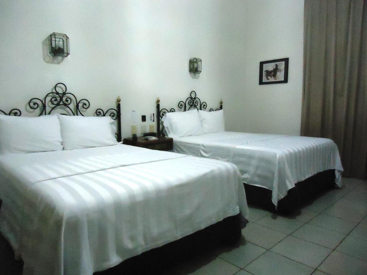 Hotel Concierge Plaza Colima Eksteriør bilde
