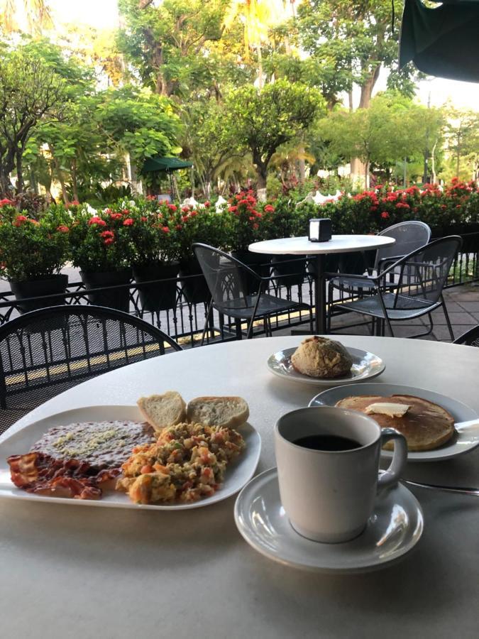 Hotel Concierge Plaza Colima Eksteriør bilde