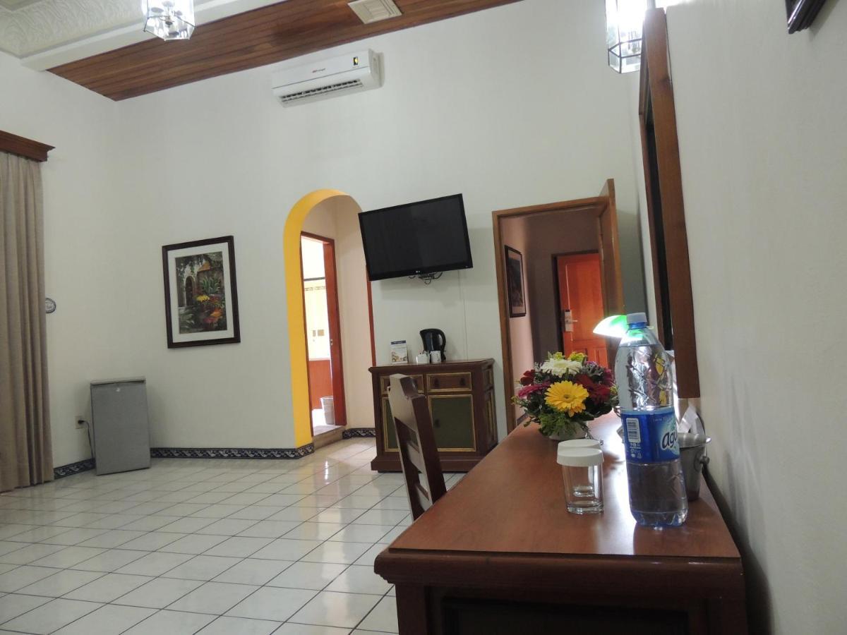 Hotel Concierge Plaza Colima Eksteriør bilde